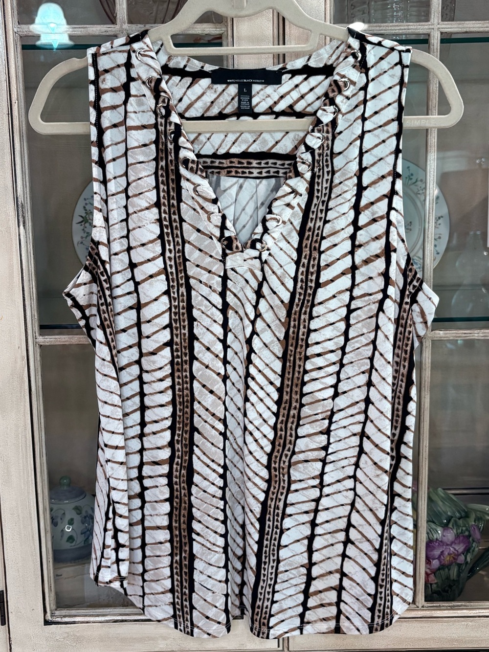 White House Black Market Brown & White Sleeveless V-Neck Patterned Top